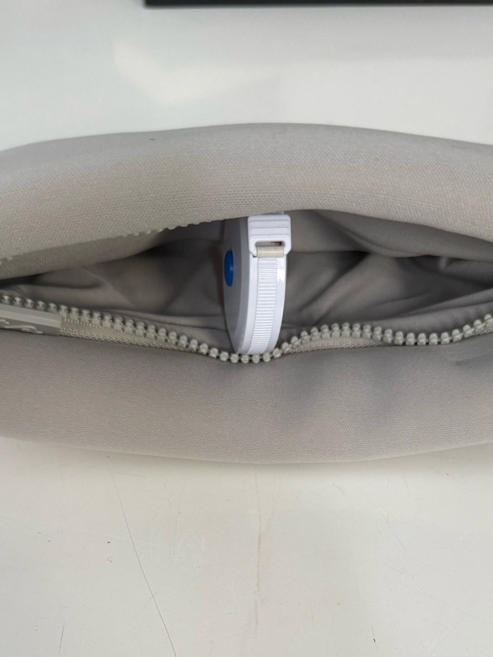 NWT Iota Gray Travel toiletries zip up bag - Picture 6 of 6